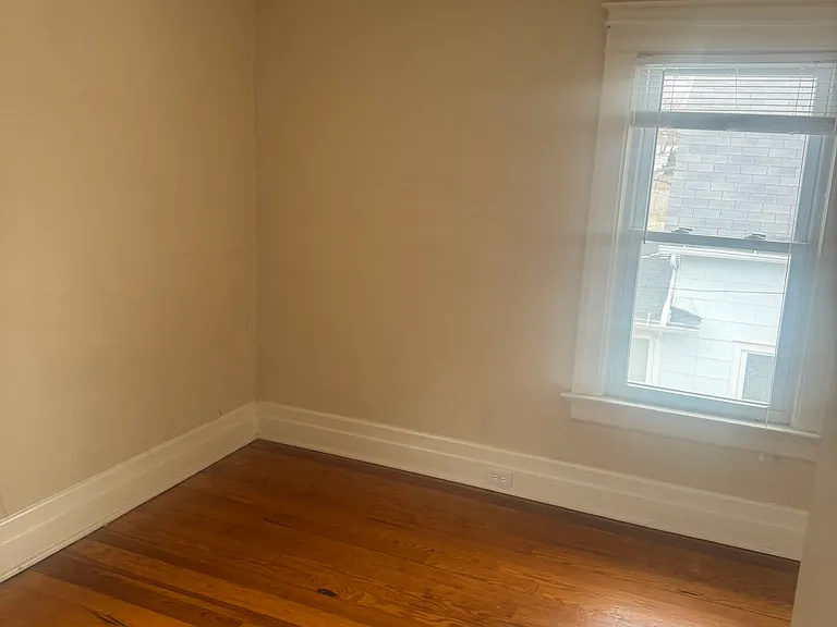 917 N Madison St — Photo 11