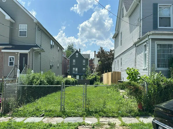404 S 1st Ave, Mount Vernon, NY 10550