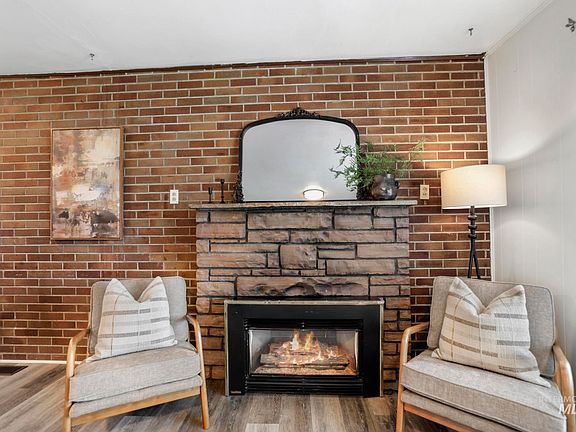 5th image of 929 Nevada St
