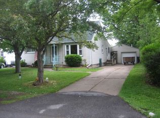 5769 Apollo Dr, Lake View, NY 14085