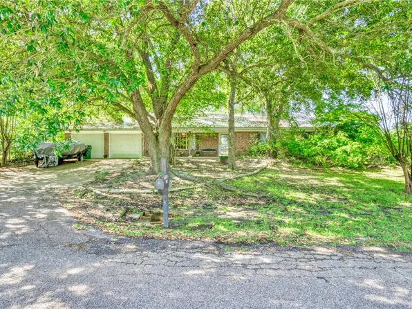 309 Heath Ave, Madisonville, TX 77864