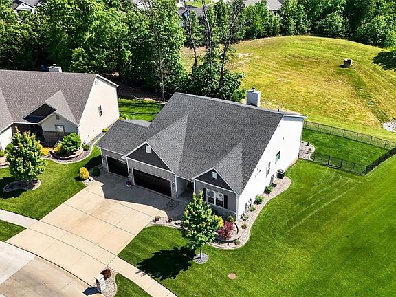 4th image of 829 Mule Creek Dr