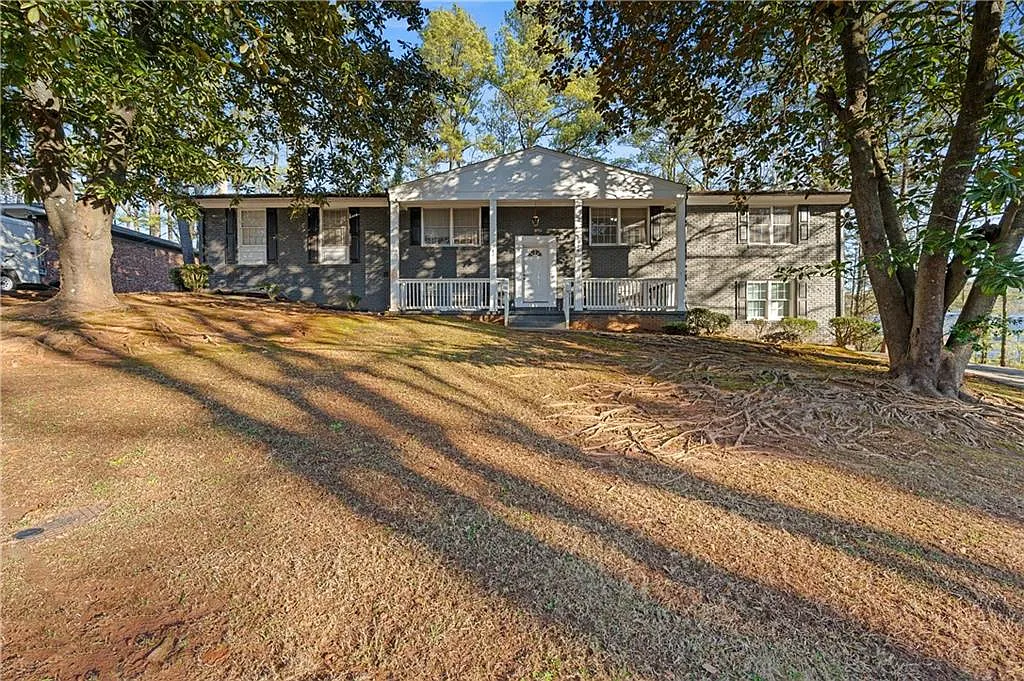 2 bed, 1.5 bath, 900 sqft, $1,600 — Photo 1