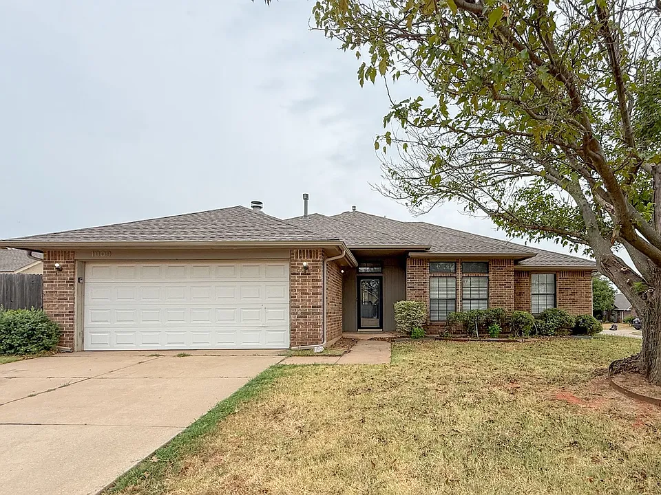 1009 NW 168th St