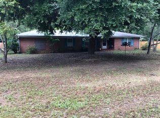212 Gardner Dr, Palestine, TX 75803