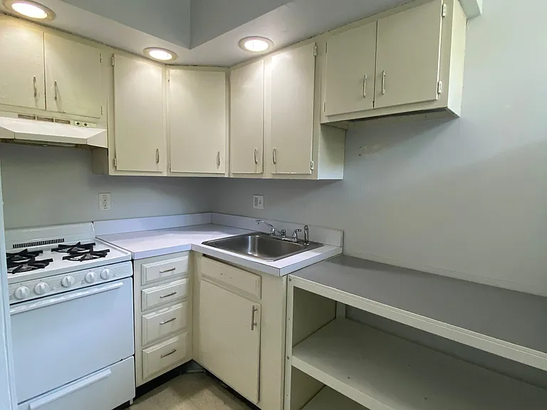 3605 Baring St #2R — Photo 10