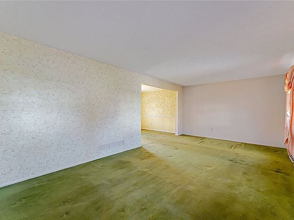 5th image of 5070 Meadowridge Ln