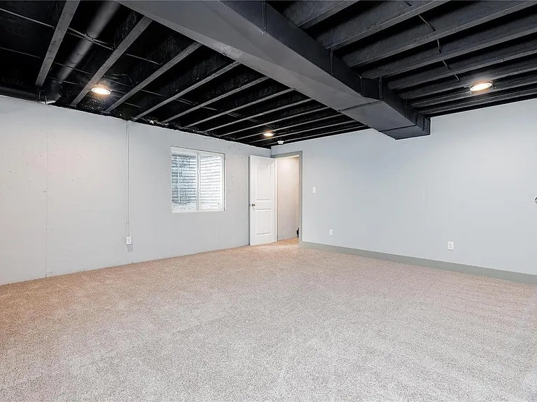 4319 Hunt Ave — Photo 29