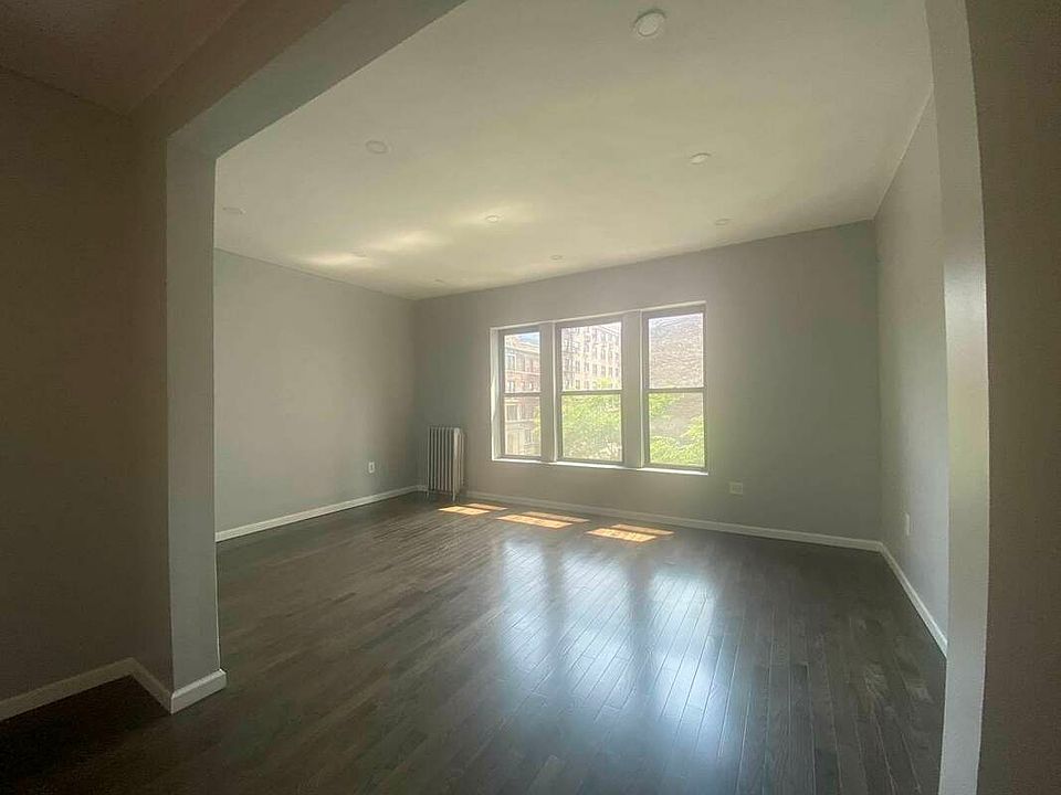 1st image of 236 Underhill Ave #3