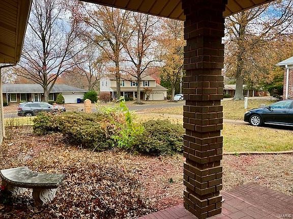 3rd image of 6970 Lakeside Hills Dr