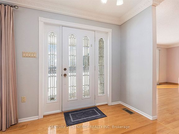 4th image of 4547 Carlsbad Ln