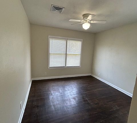 3rd image of 4704 Alma St