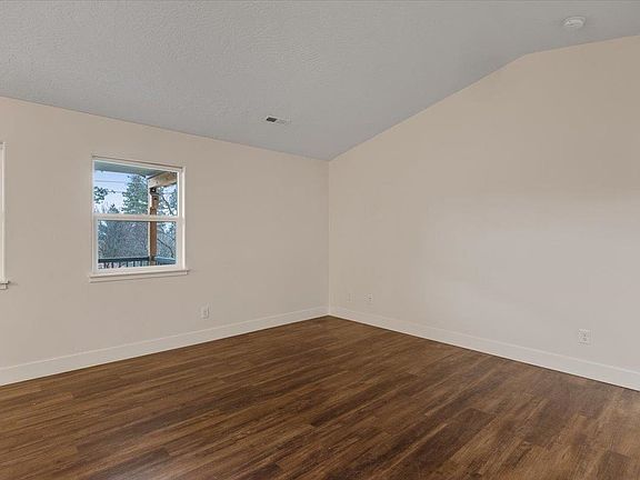 5th image of 3223 E 25th Ave