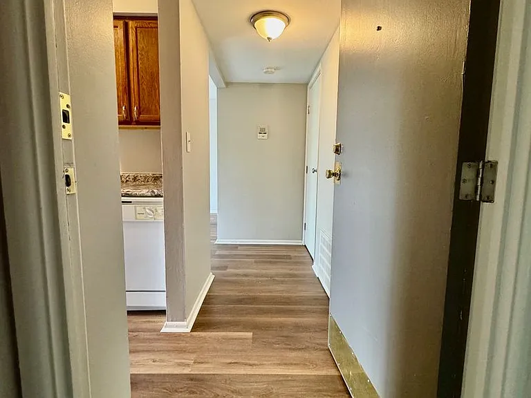 918 Heritage Ct #304 — Photo 3