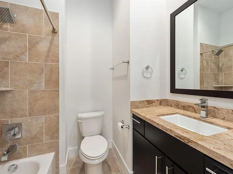 6127 Clyde St #B — Photo 26