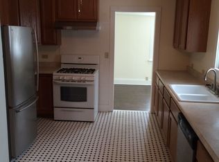 323 N West St, Waukegan, IL 60085