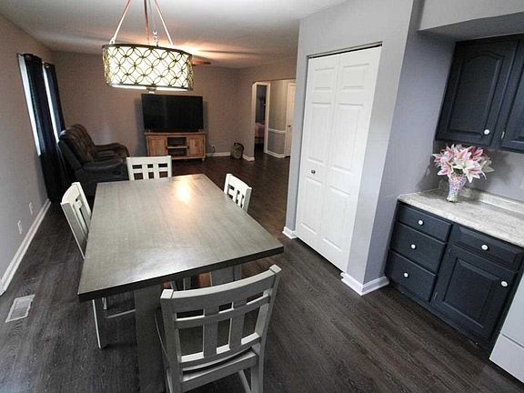 5th image of 1501 Continental Dr