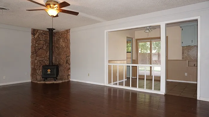 5225 Mack Rd — Photo 3