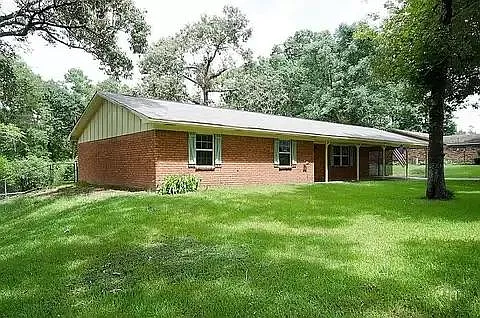 3 bed, 1700 sqft, $1,400 — Photo 2