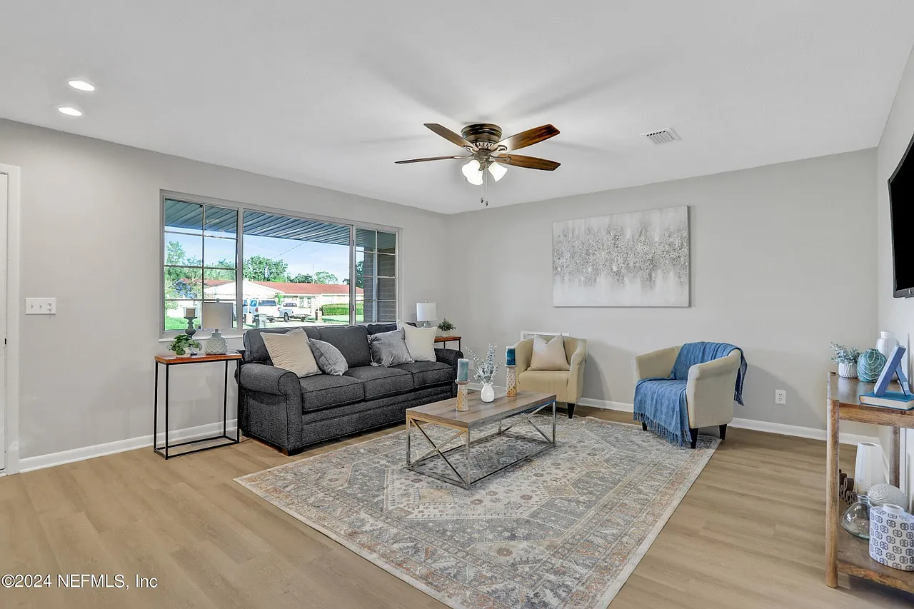 3 bed, 1748 sqft, $2,500 — Photo 4