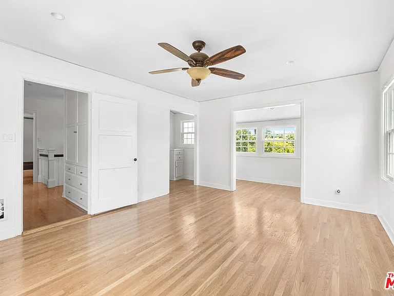 2411 Saint George St — Photo 14