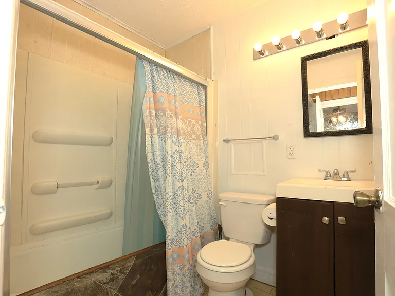 302 Circle Way St — Photo 9