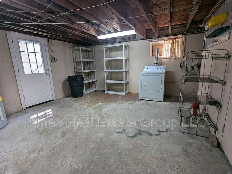 708 Carmen Dr #B — Photo 10