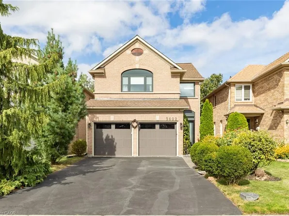 3602 Forest Bluff Cres, Mississauga, ON L5N 7W2
