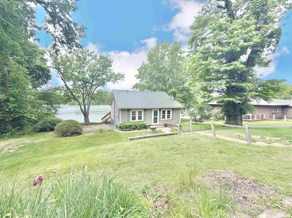 406 W Point Dr, Galesburg, IL 61401