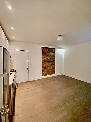 Rented by RC REAL ESTATE OF NEW YORK | media 28