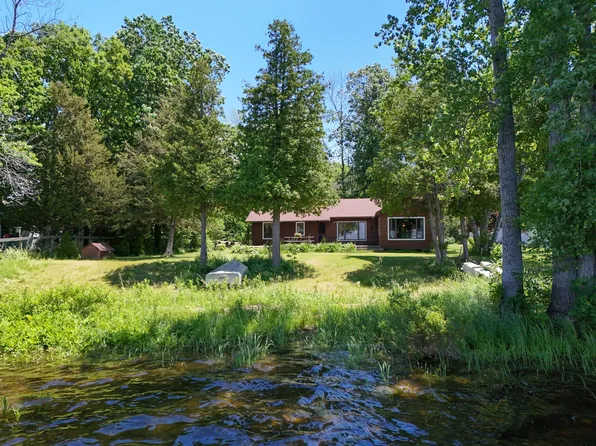 135 Savage Point North, North Hero, VT 05458
