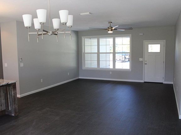 5th image of 559 SW Meadow Ter