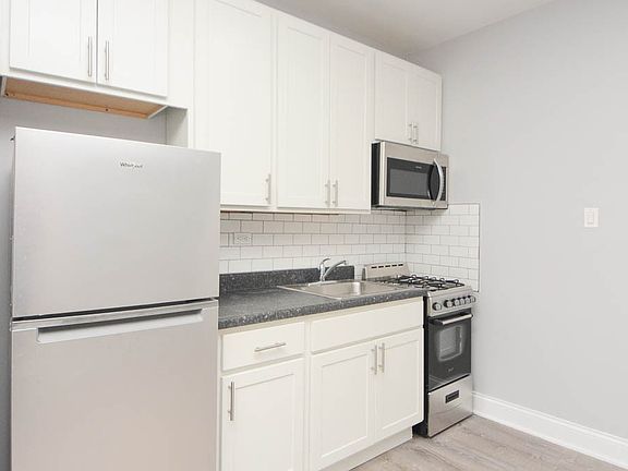 4th image of 4756 N Maplewood Unit 401