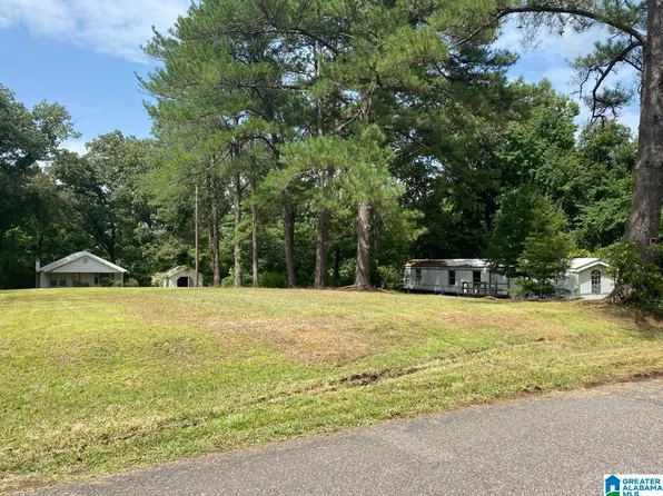 626 Hart Cir, Warrior, AL 35180