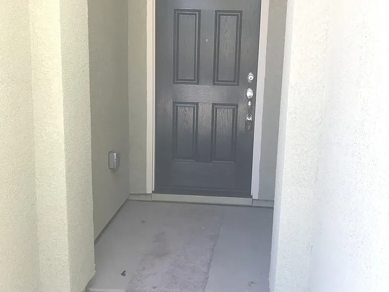 407 Jacobs Dr — Photo 3