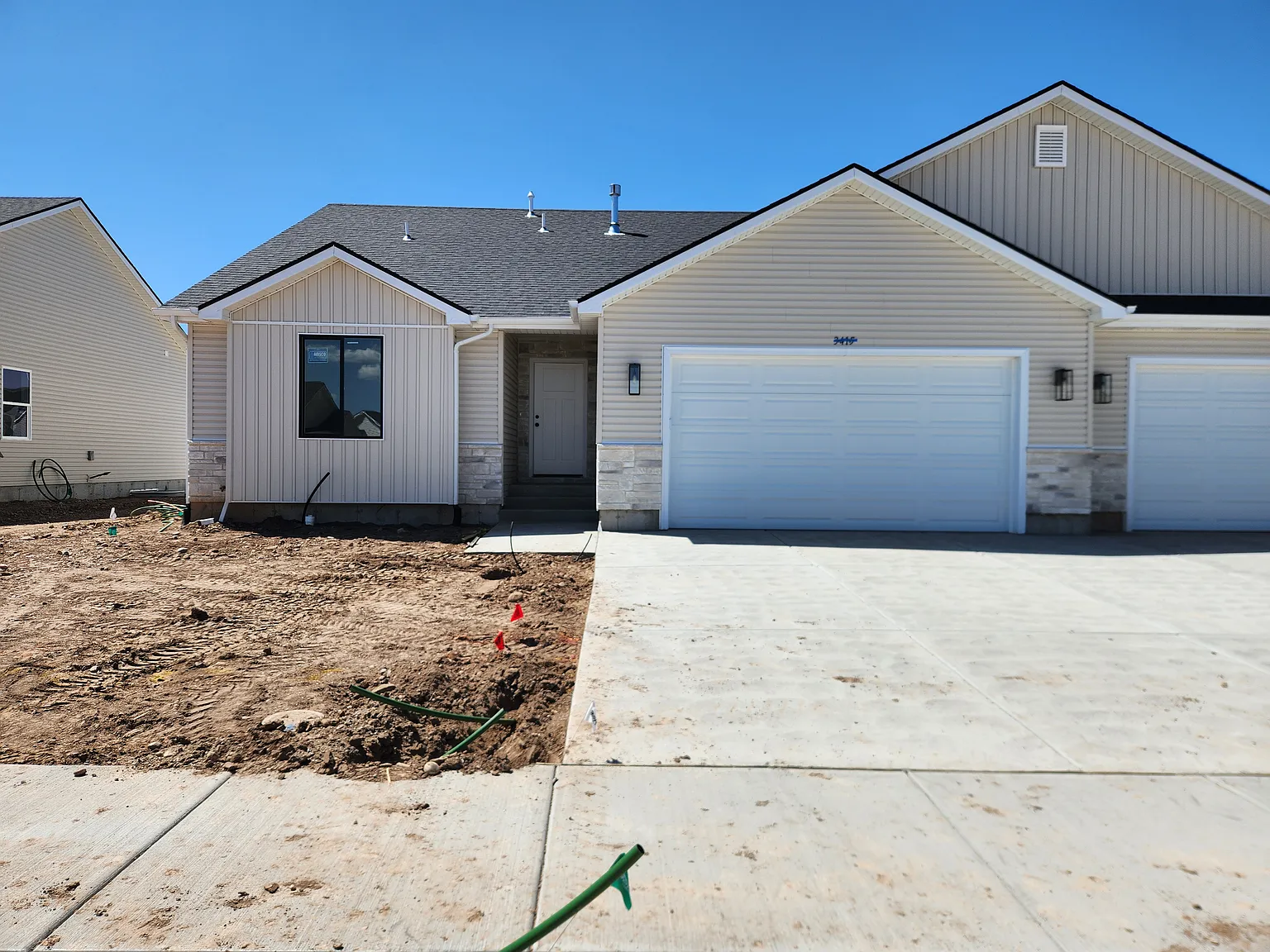 3 bed, 2.0 bath, 1335 sqft, $1,795 — Photo 1