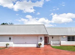 303 Lark Ave, Sebring, FL 33870