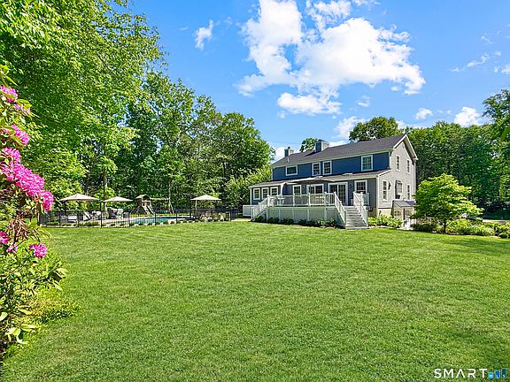 3rd image of 17 Danforth Drive
