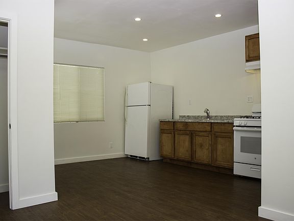 3rd image of 5918 Satsuma Ave