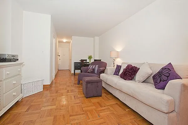 Rented by Manhattan Boutique Real Estate | media 18