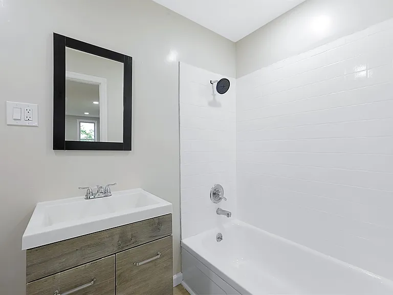 40 Beacon Ave — Photo 9