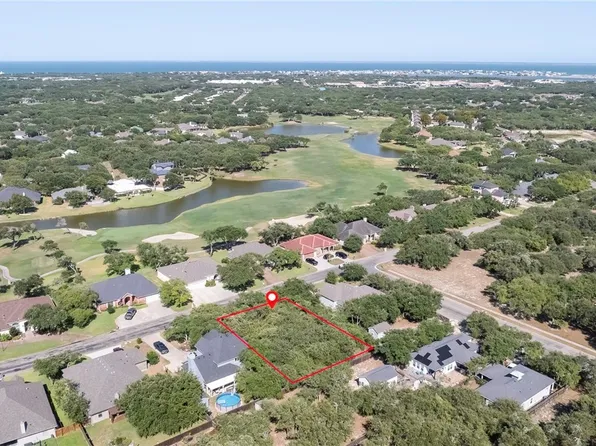 469 Augusta Dr, Rockport, TX 78382