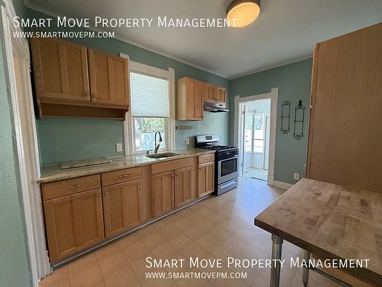 2920 W Jefferson St — Photo 9