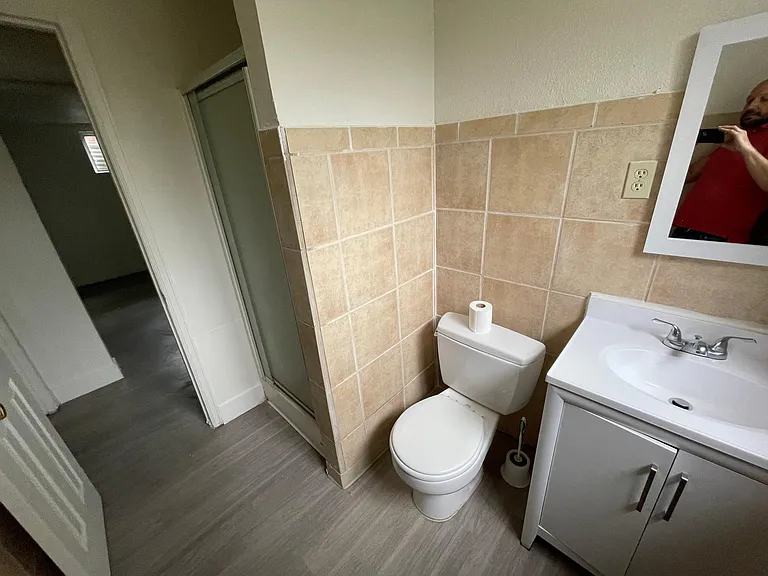 4600 Ludlow St — Photo 12