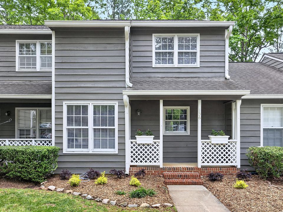 1st image of 136 Lake Hollow Cir