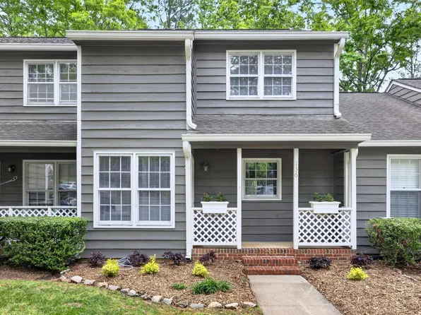136 Lake Hollow Cir, Cary, NC 27513