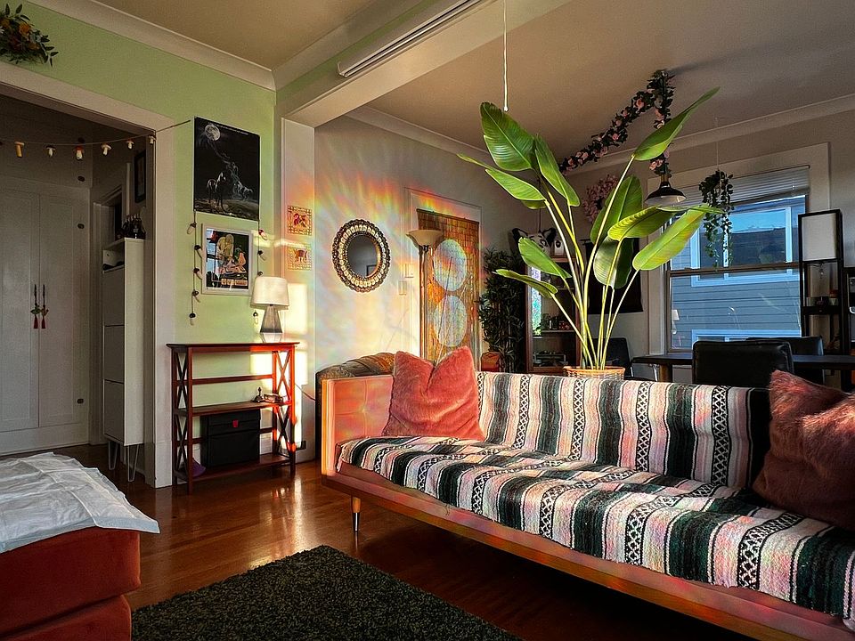 Carlyle Apartments, Capitol Hill Seattle 320 Summit Ave E Seattle WA