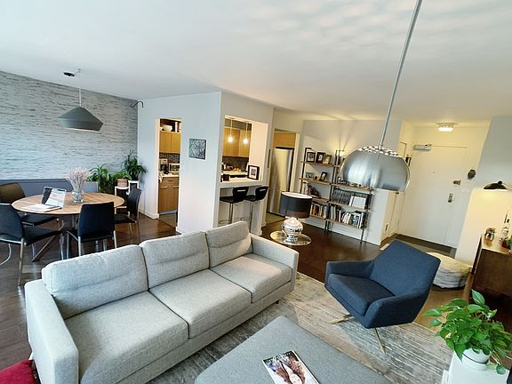 5th image of 3550 N Lake Shore Dr APT 420