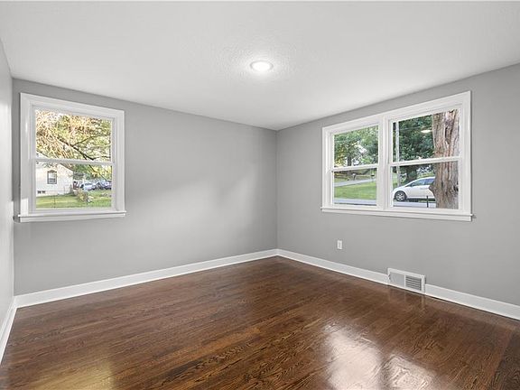 5th image of 2933 N 57th St