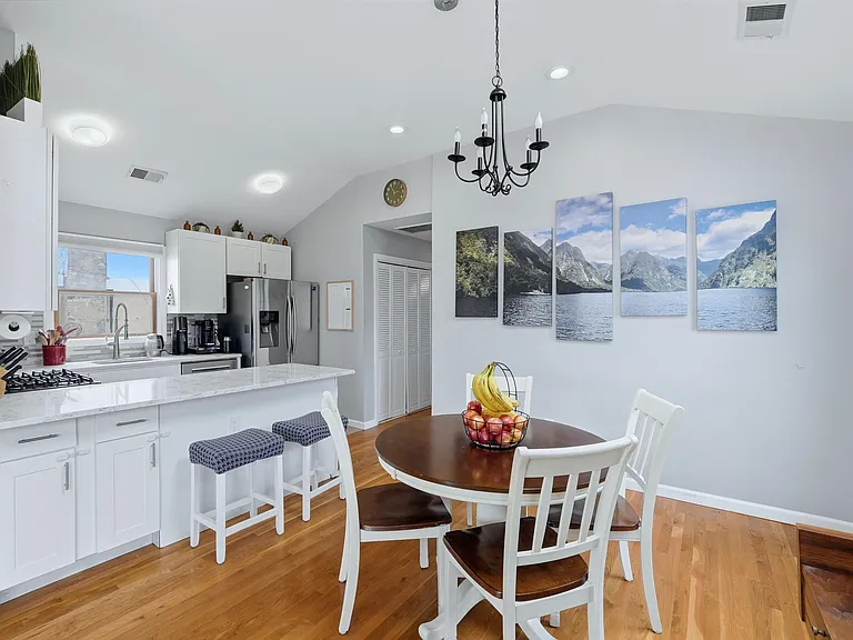 81 Nelson Ave #2X — Photo 8
